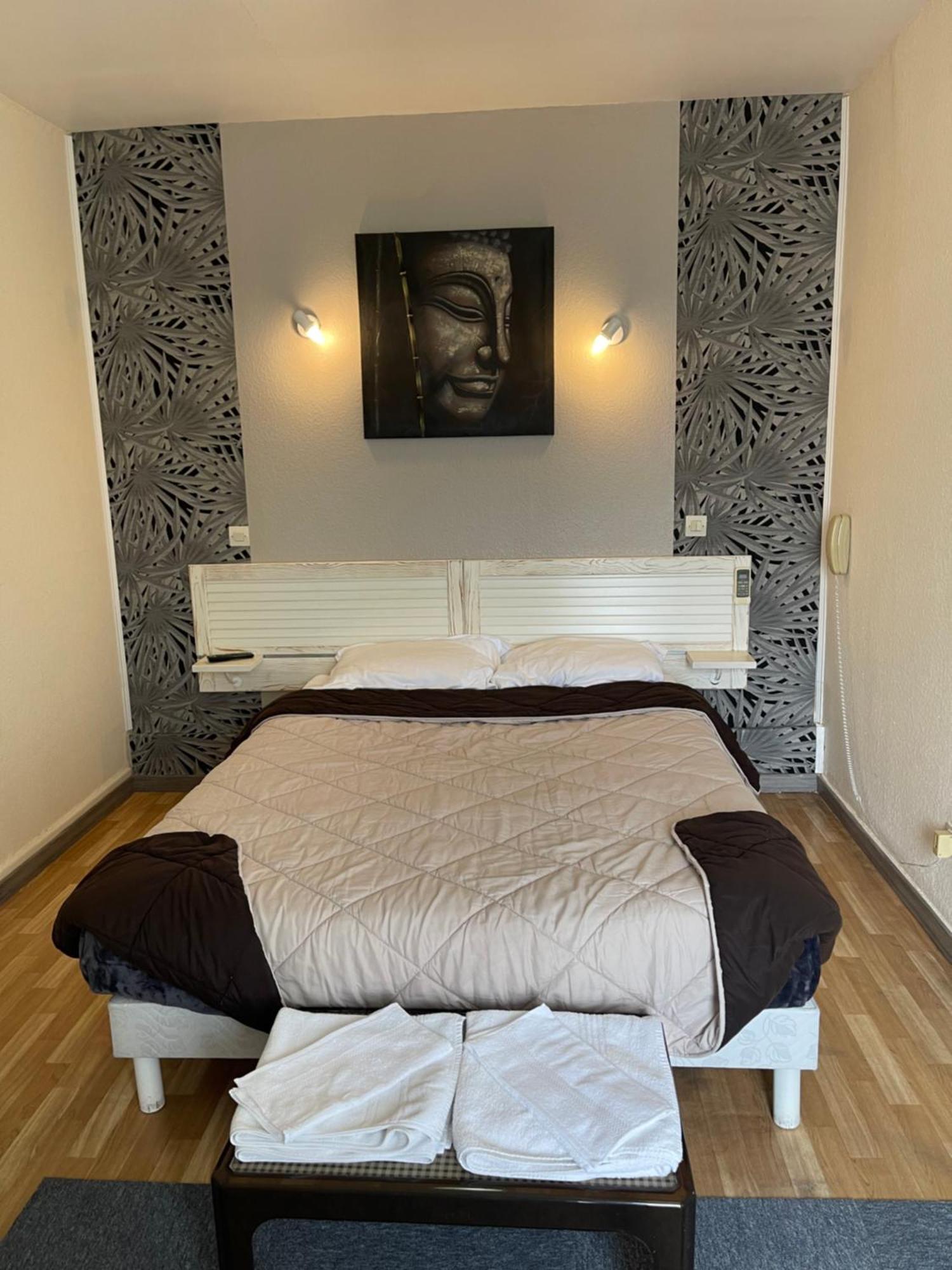 Hotel Auberge Des Charmilles Sainte-Soulle Szoba fotó